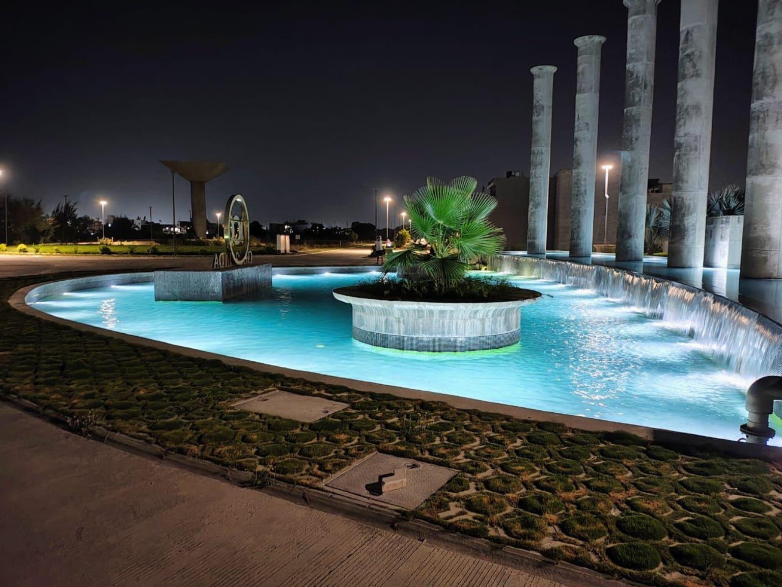 Illuminated fountain at Golconda